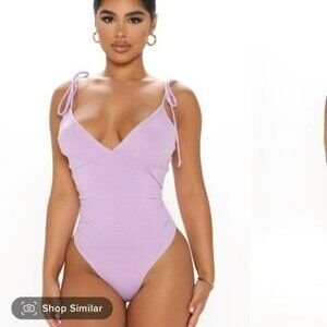 Fashion Nova women's size 1X V tied Spaghetti cami strap bodysuit in lavender
